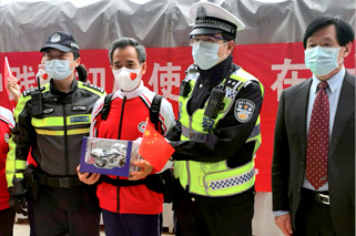 北京瑶医医院英雄凯旋