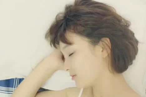 【提醒】睡觉时突然抖一下是怎么回事?或要提高警惕(图1)